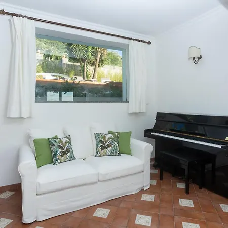 Aurora Pool & Fitness Villa *